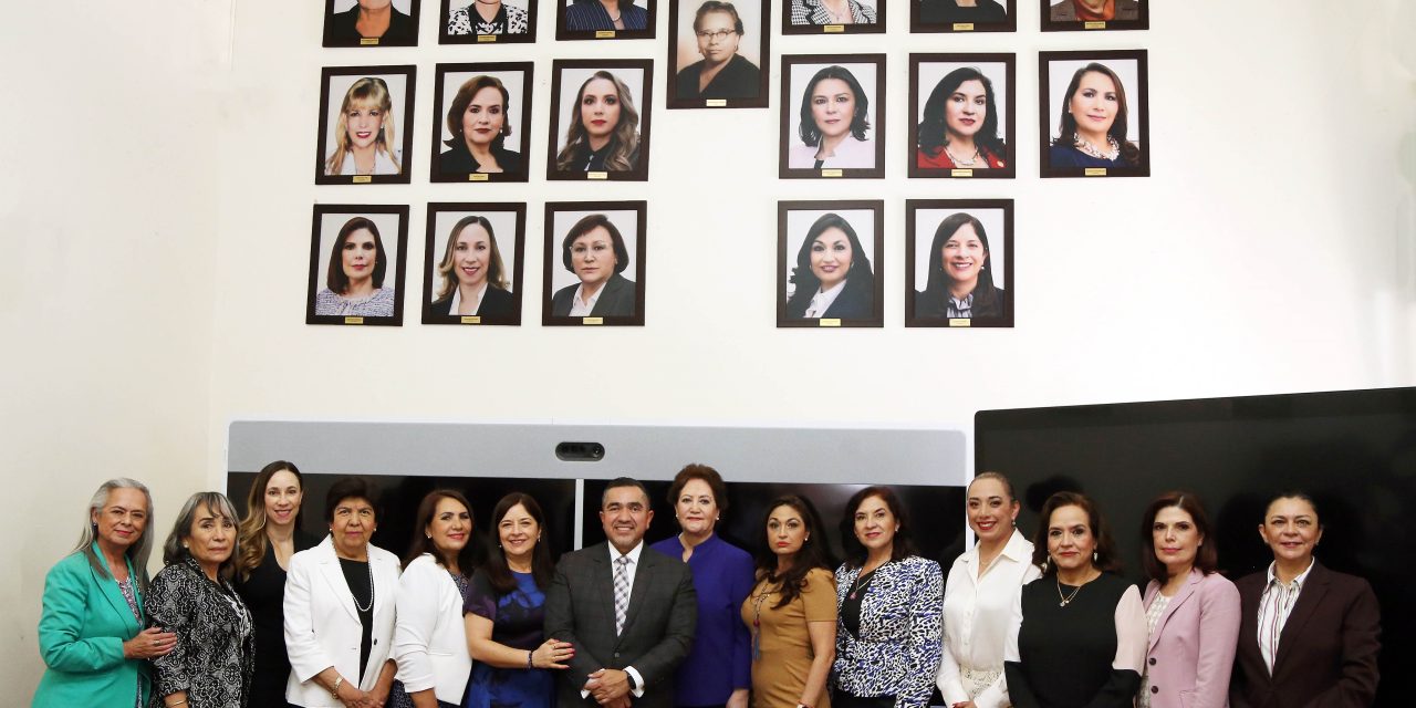 RENOMBRAN SALÓN EN HONOR A MAGISTRADAS