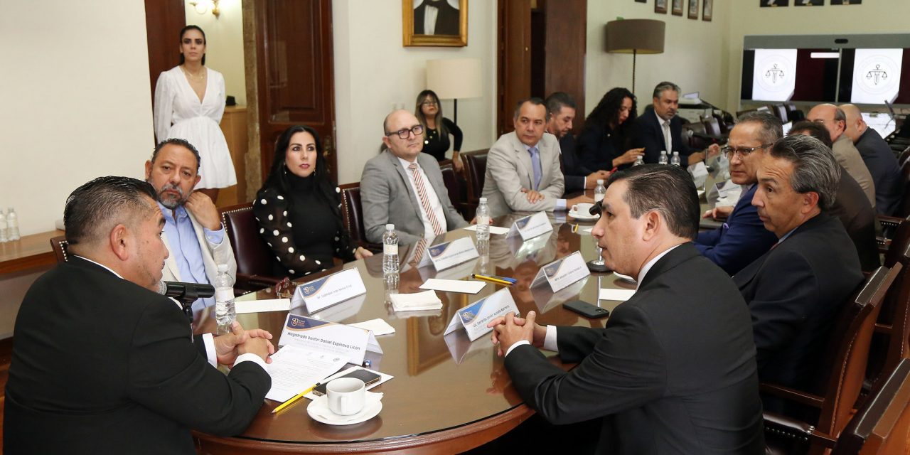 MESA DE TRABAJO CON TRIBUNAL DE CHIHUAHUA Y EMBAJADA DE EU