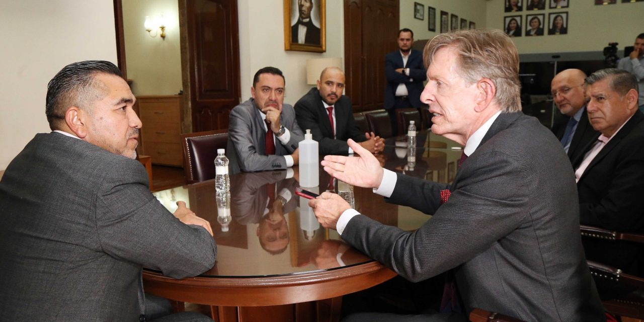 RECIBE PRESIDENTE A REPRESENTANTE DE EMBAJADA EU