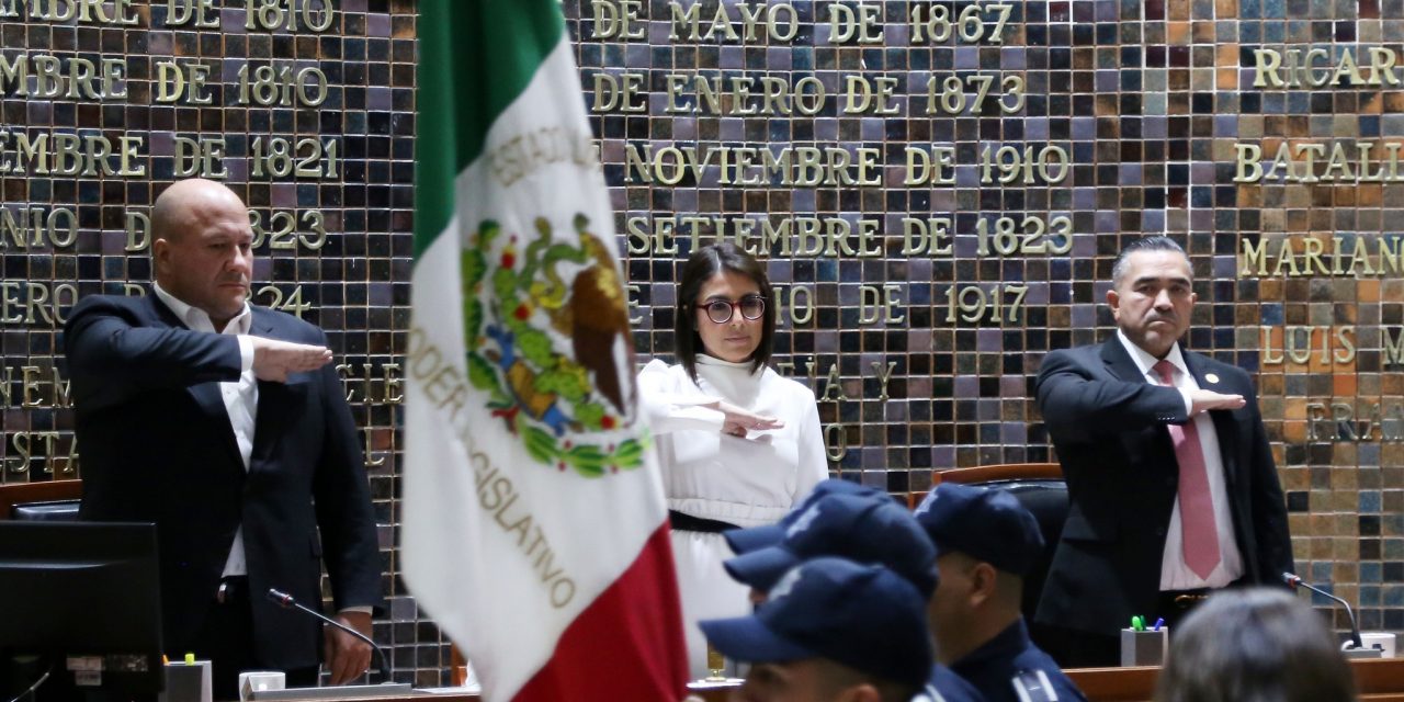 ACOMPAÑA PRESIDENTE AL GOBERNADOR EN SU 4TO. INFORME