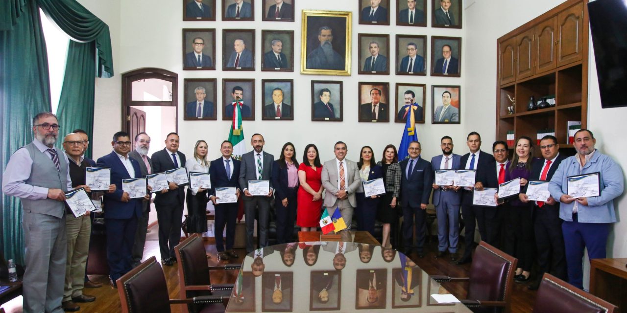 RECONOCEN LABOR DE DOCENTES DE ESCUELA JUDICIAL