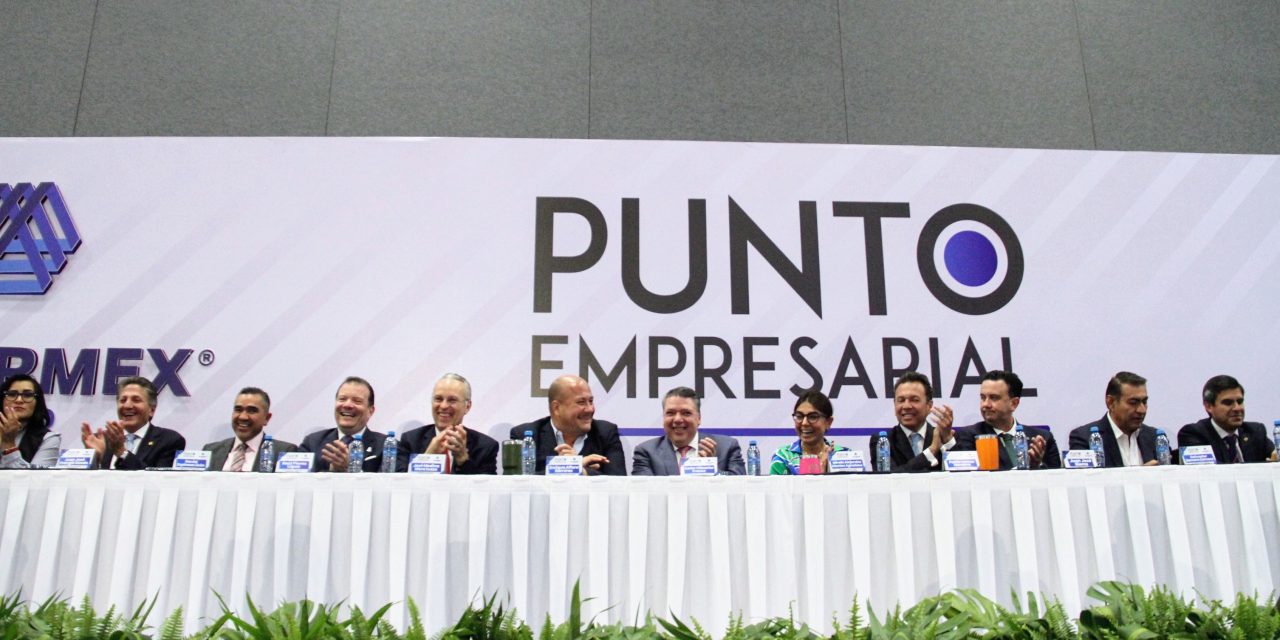 PRESIDENTE ASISTE A TOMA DE COMPROMISO COPARMEX