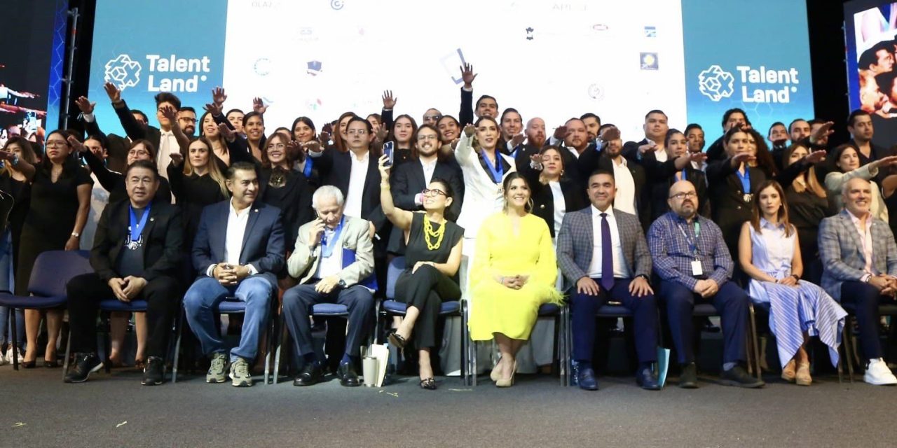 ASISTE PRESIDENTE A TOMA DE PROTESTA DE JÓVENES EMPRESARIOS