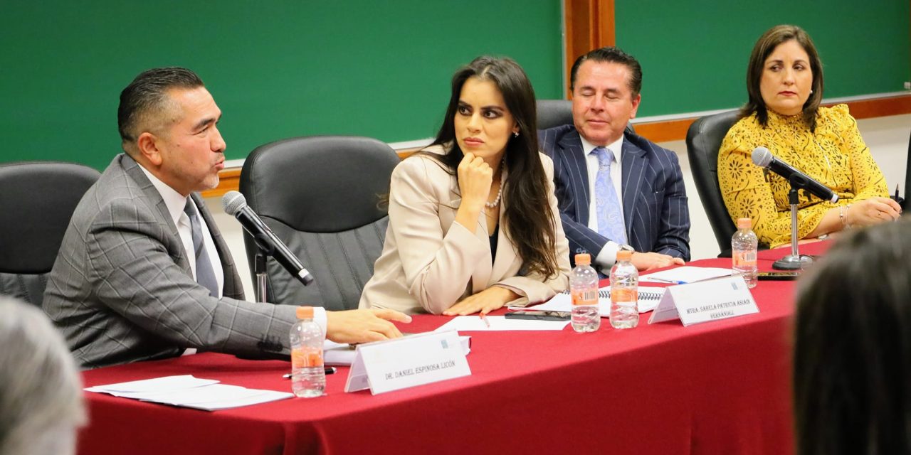 PARTICIPA PRESIDENTE EN MESA DE DIÁLOGO EN LA UP