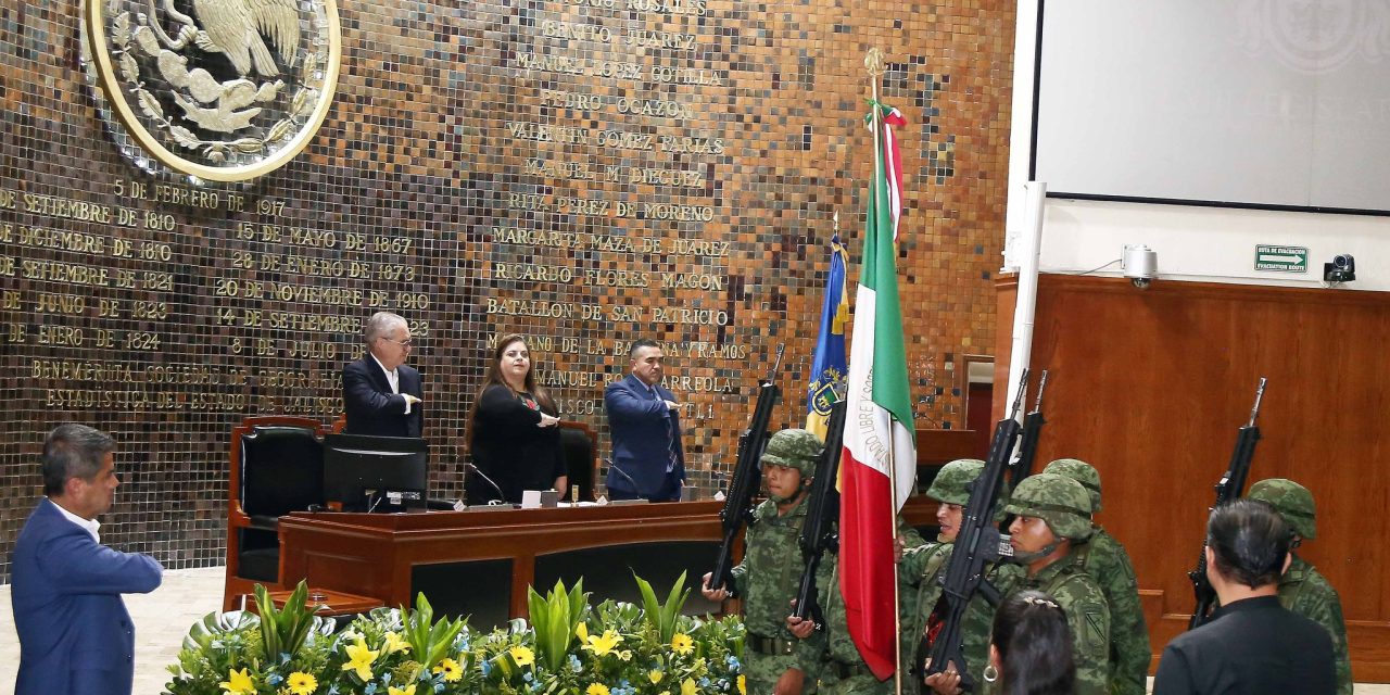 ASISTE PRESIDENTE A SESIÓN SOLEMNE EN EL CONGRESO