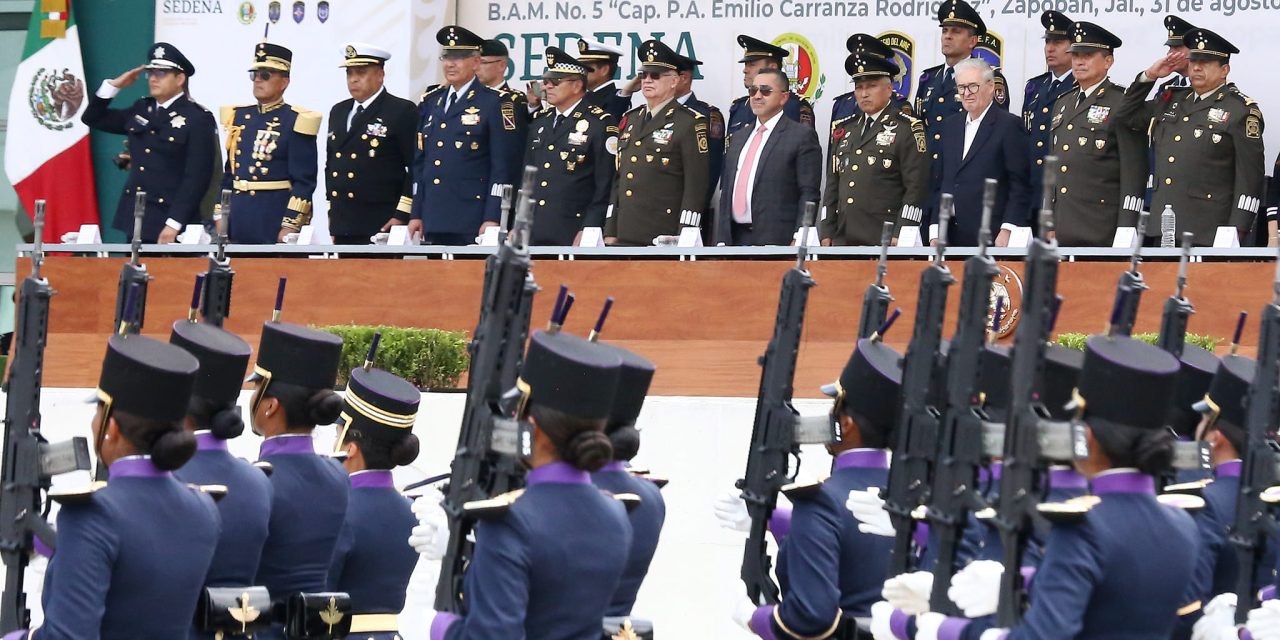 ASISTE PRESIDENTE A GRADUACIÓN MILITAR