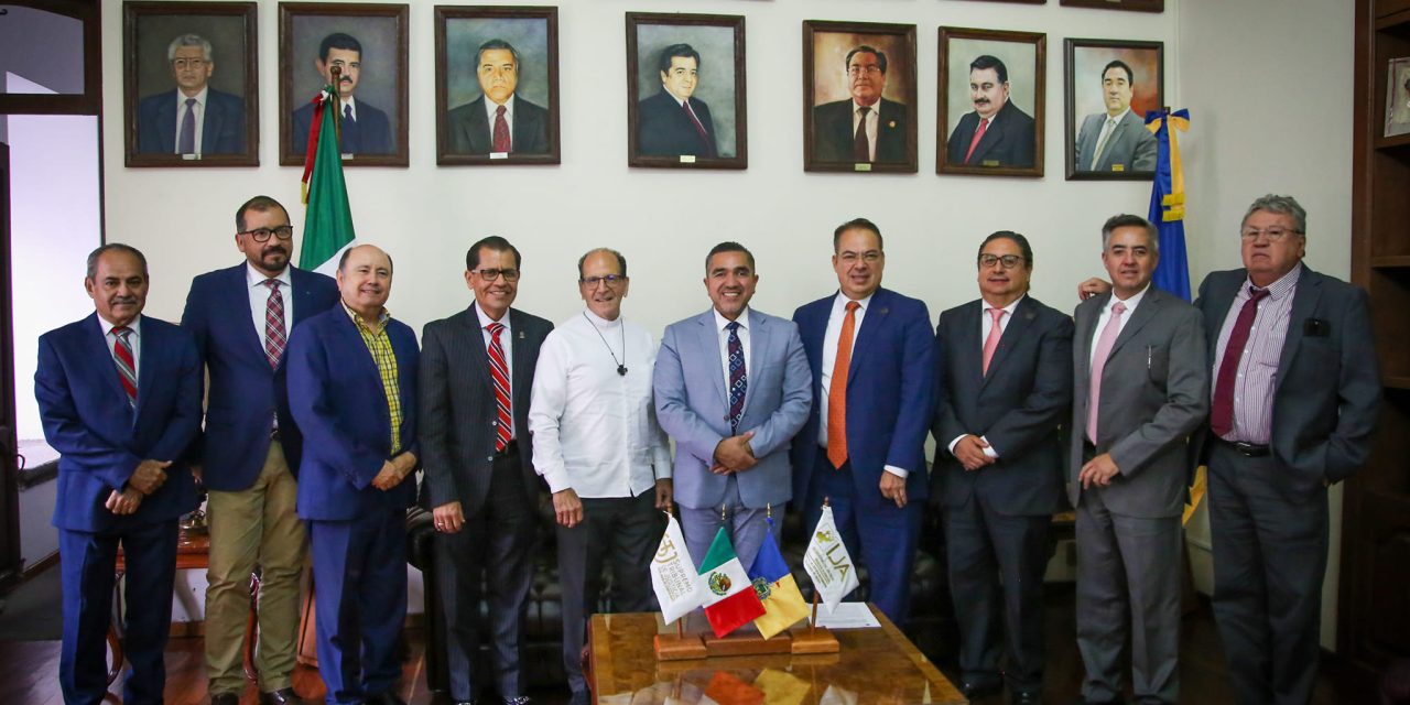 FIRMAN CONVENIO DE COLABORACIÓN EL IJA Y LICONSA