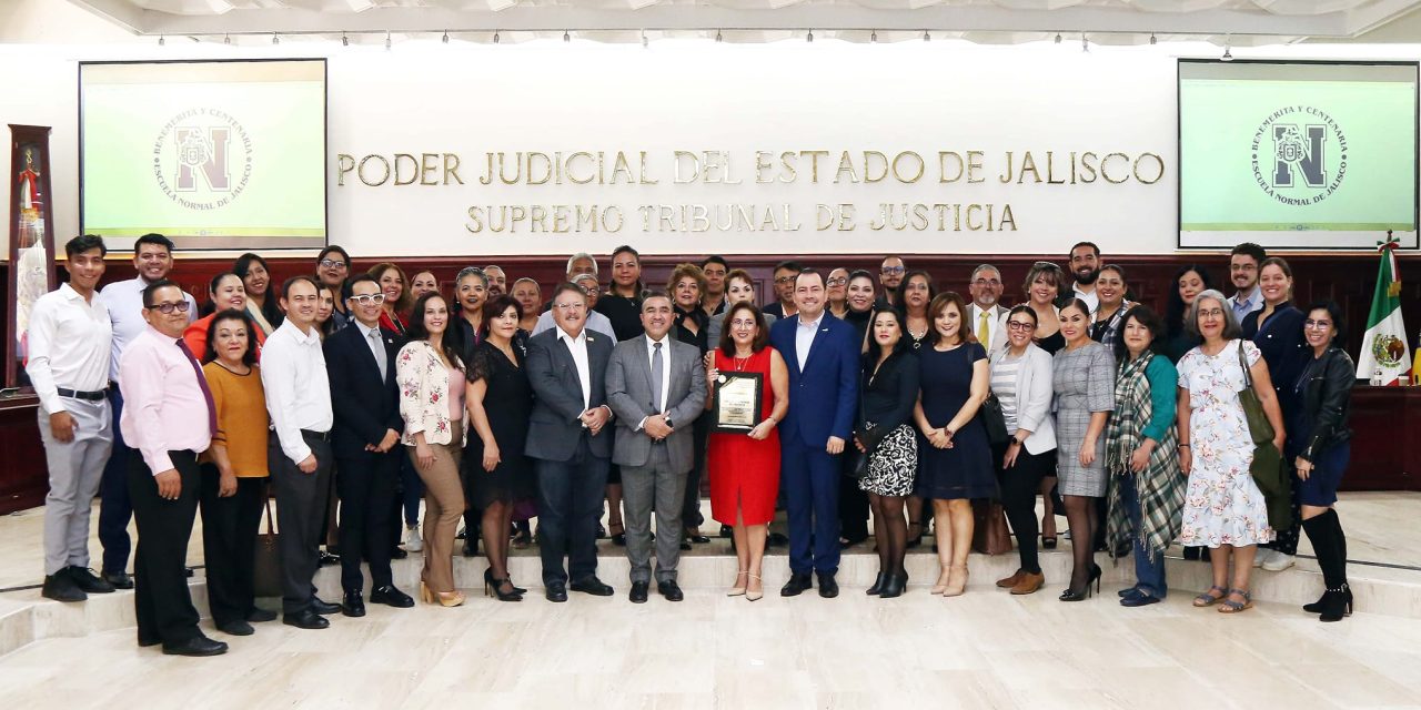 STJEJ RINDE RECONOCIMIENTO A ESCUELA NORMAL DE JALISCO