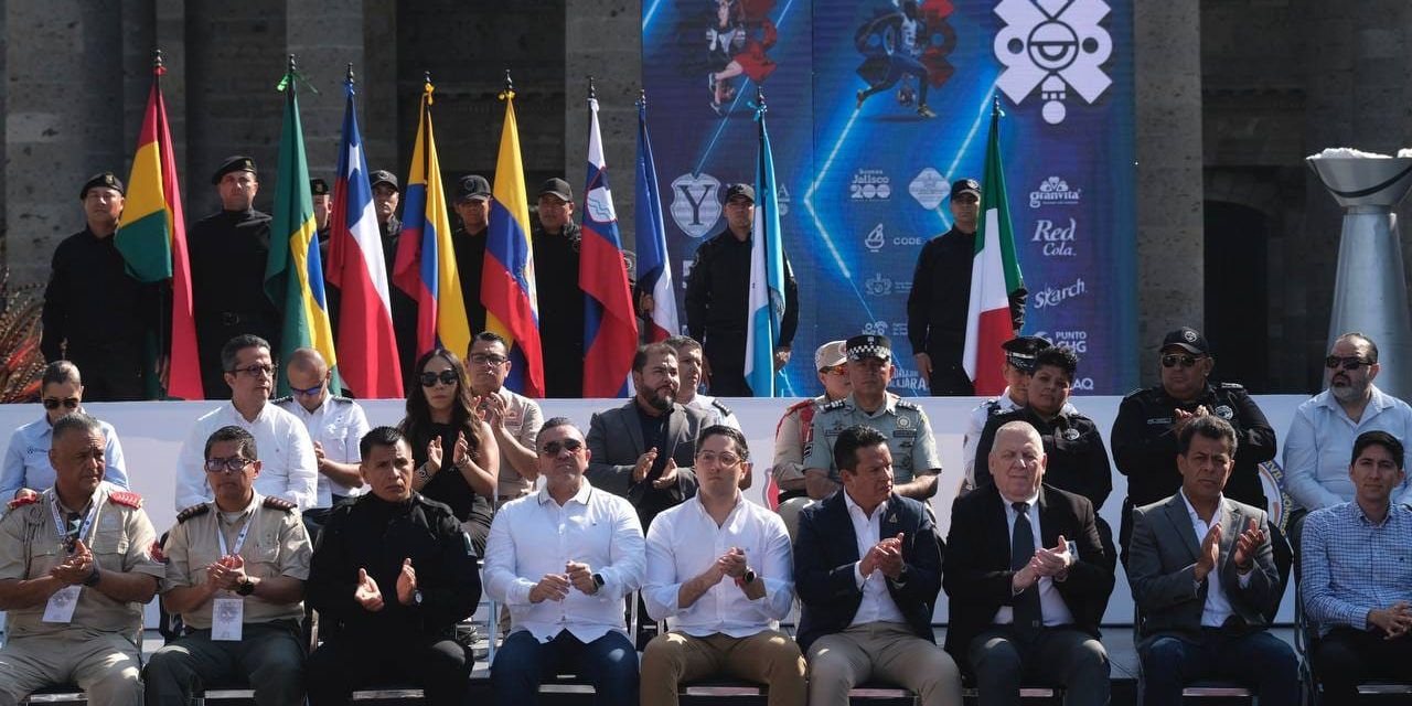 PRESIDENTE ASISTE A INAUGURACIÓN DE JUEGOS DE POLICÍAS Y BOMBEROS