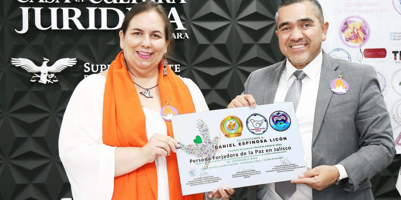 RECIBE PRESIDENTE RECONOCIMIENTO COMO FORJADOR DE PAZ