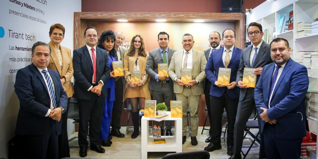PRESIDENTE VISITA LA FIL PARA PRESENTACIÓN DE LIBRO