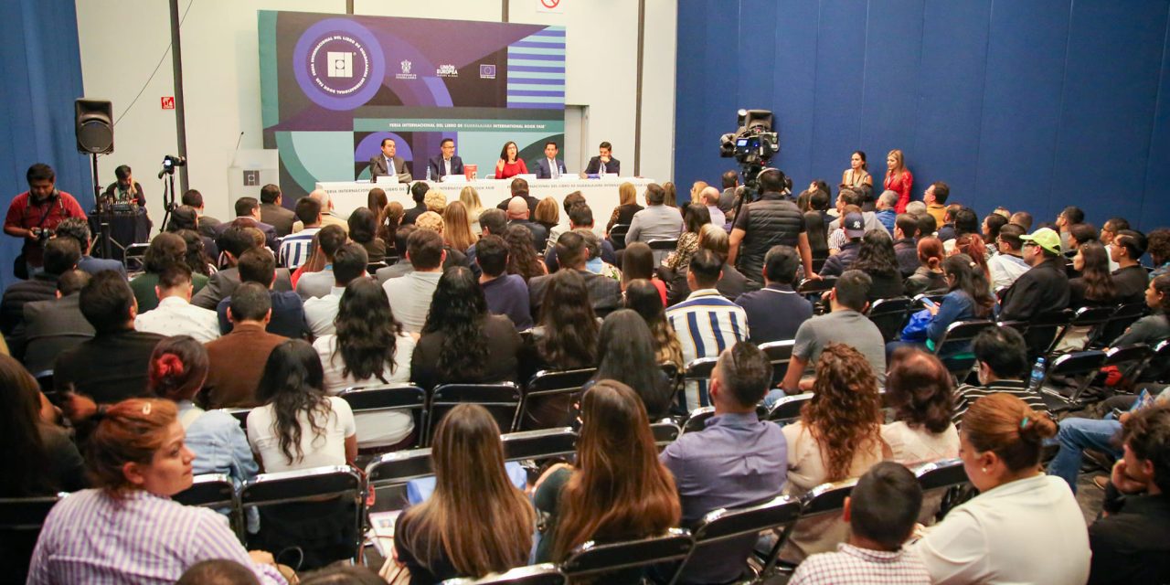 ASISTE PRESIDENTE A PRESENTACIÓN DE LIBRO DE JUSTICIA LABORAL