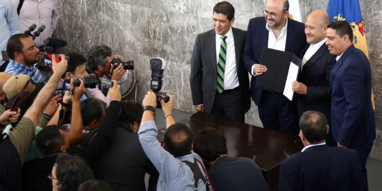 PODER JUDICIAL, TESTIGO EN FIRMA DE DECRETO DEL PRESUPUESTO PARA UDG