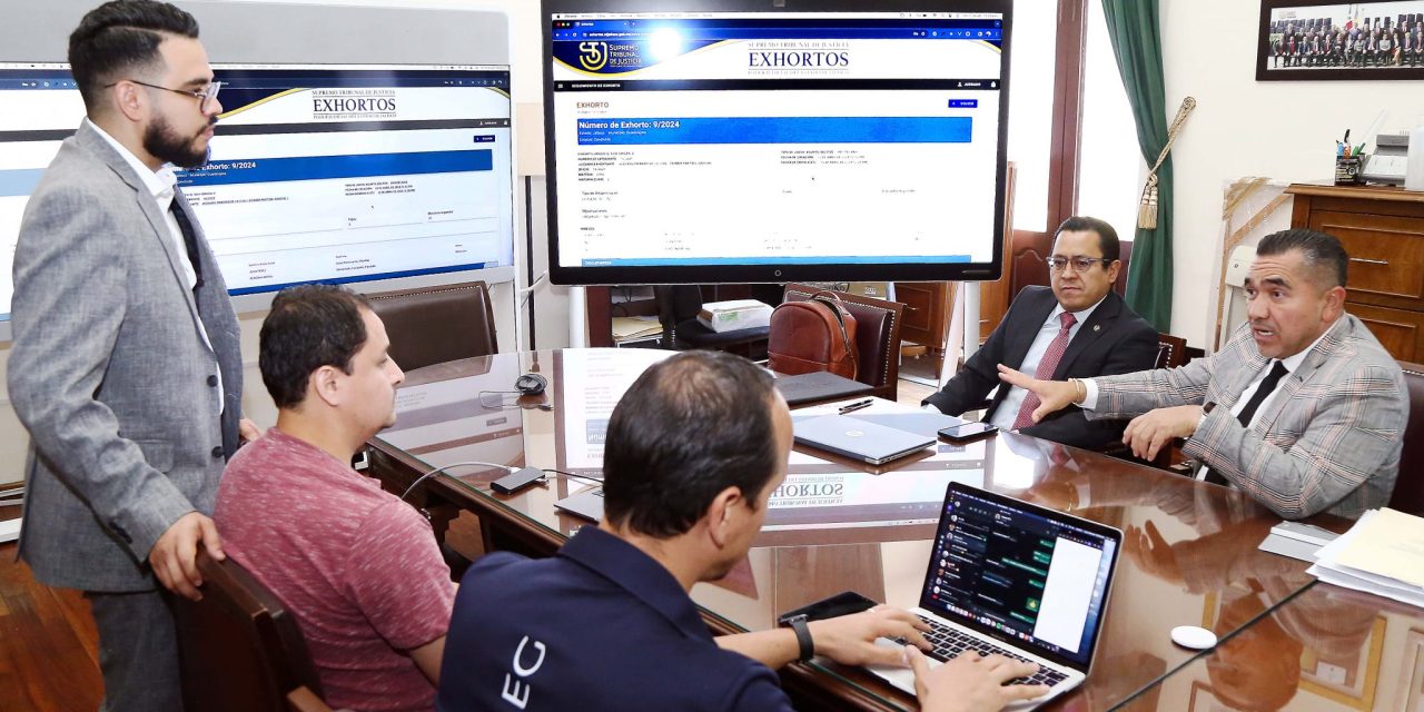 MUESTRAN PLATAFORMA DE EXHORTOS A MGDO. ELISEO HERNÁNDEZ