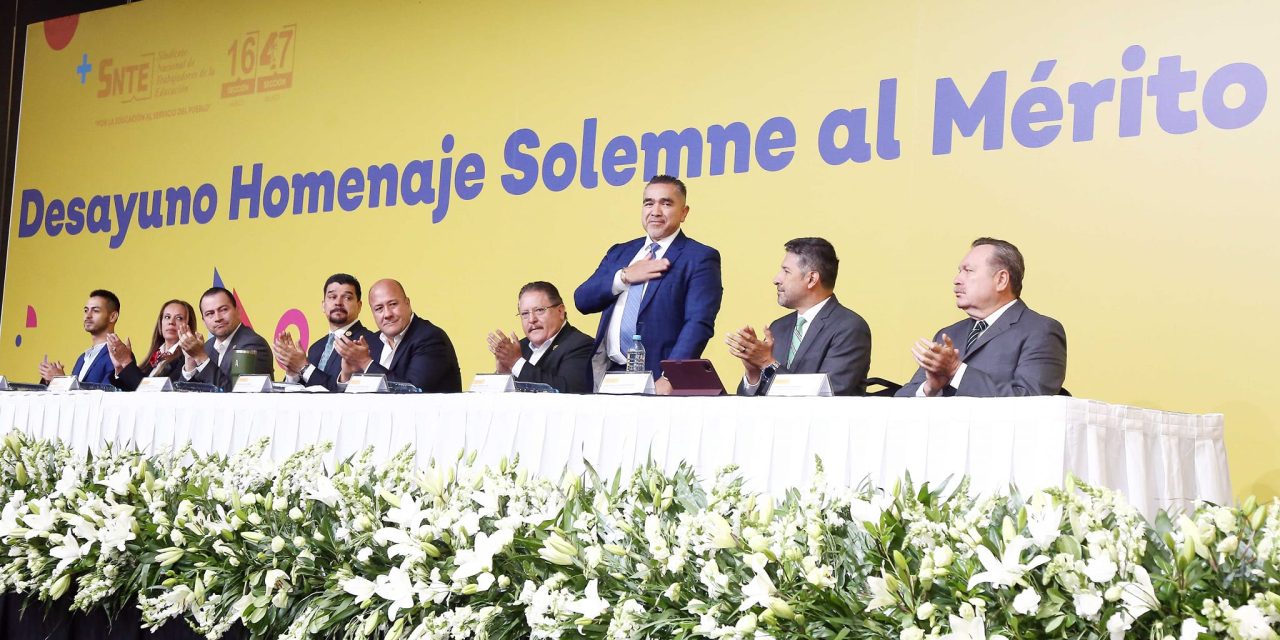 PARTICIPA PRESIDENTE EN CONMEMORACIÓN POR EL DÍA DEL MAESTRO