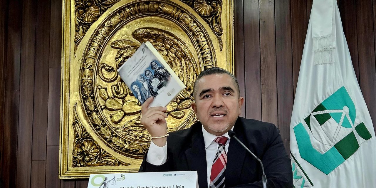 PRESIDENTE PRESENTA LIBRO CONMEMORATIVO POR 200 AÑOS DEL PODER JUDICIAL DE JALISCO