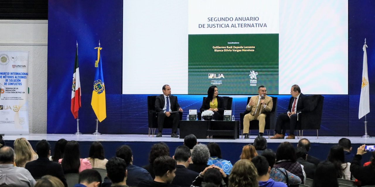 PRESIDENTE PARTICIPA EN PRESENTACIÓN DEL ANUARIO DE JUSTICIA ALTERNATIVA