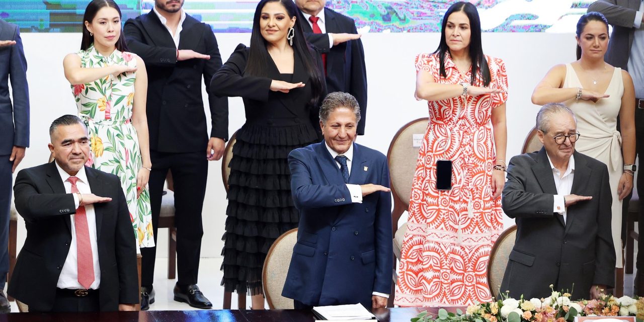 PRESIDENTE ACOMPAÑA AL ALCALDE DE ZAPOPAN EN INFORME DE GOBIERNO