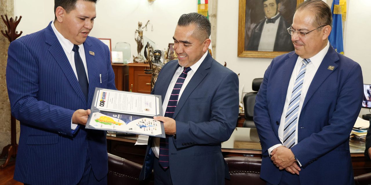 PRESIDENTE RECIBE RECONOCIMIENTO DEL CENTRO ODR ECUADOR