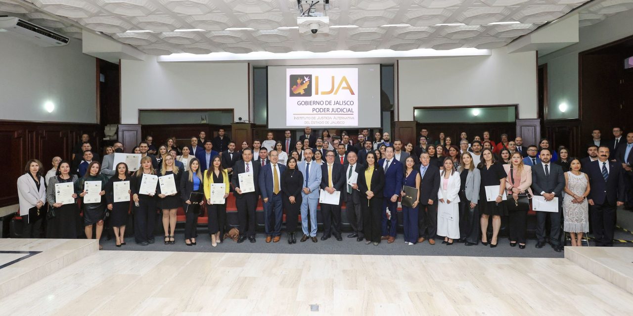 Certifican a 72 nuevos prestadores de justicia alternativa en Jalisco