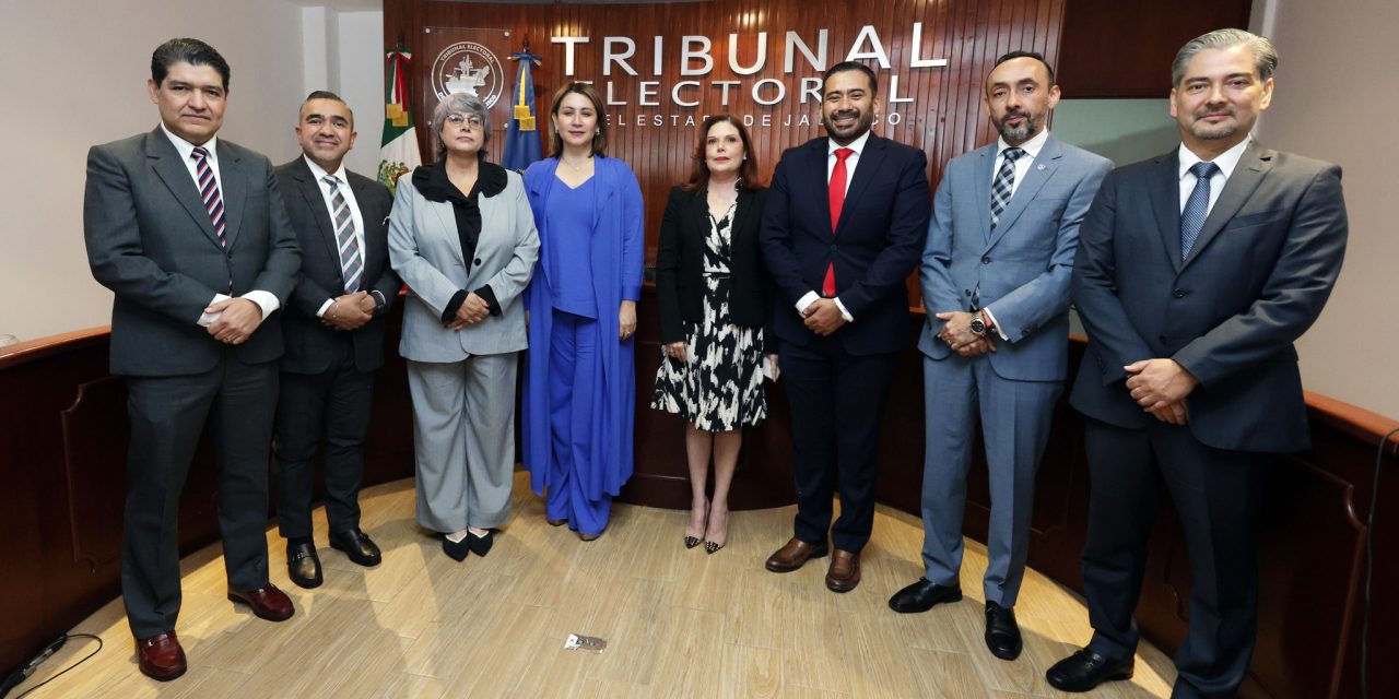 Magistrados del Tribunal Electoral toman protesta en sesión solemne