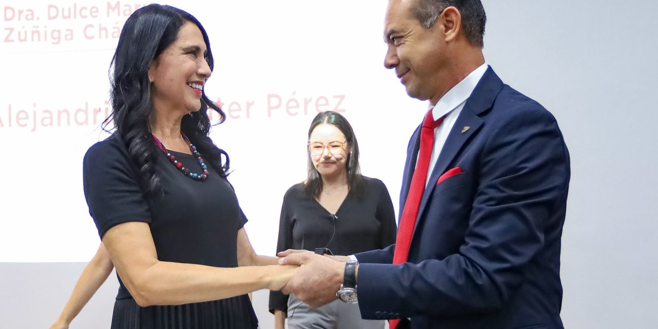 el STJ presente en la toma de protesta de la nueva Rectora del CUCSH