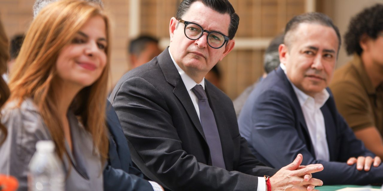 toma de protesta del nuevo Rector del CUTlaque