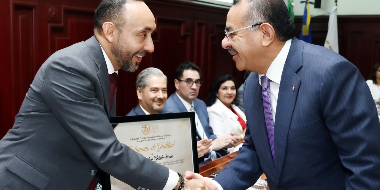 STJ reconoce a maestros que forjaron su historia