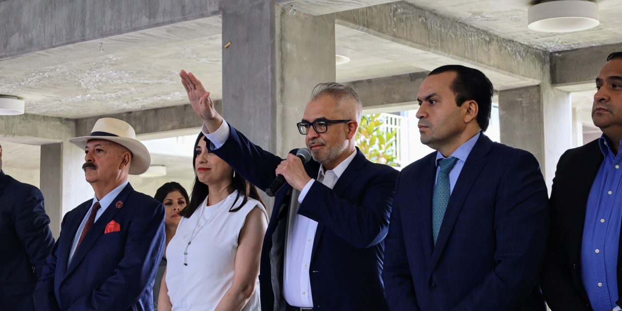 toma de protesta del nuevo Rector del Centro Universitario de Tlajomulco