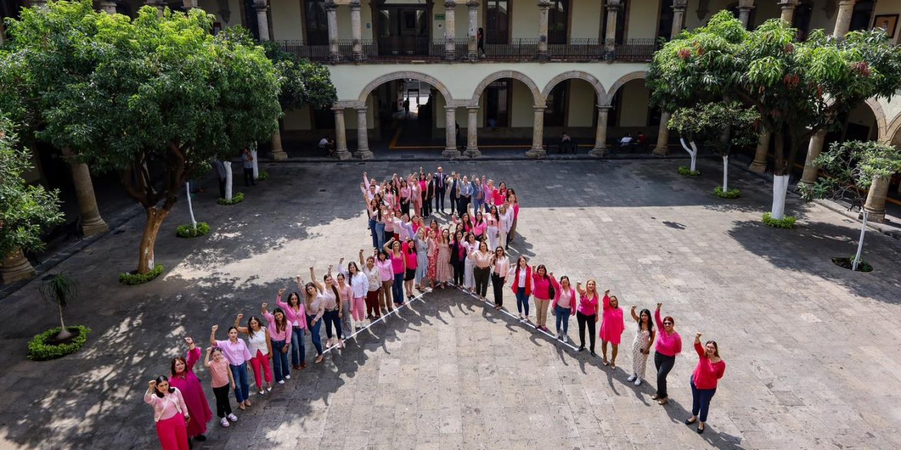 conferencia “Detección y Tratamiento Oportuno del Cáncer de Mama”