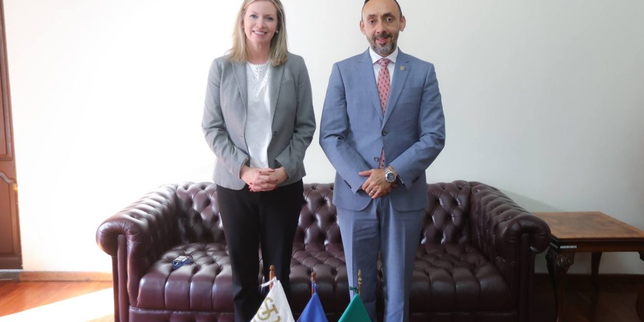 Construyendo Justicia con Colaboración Internacional